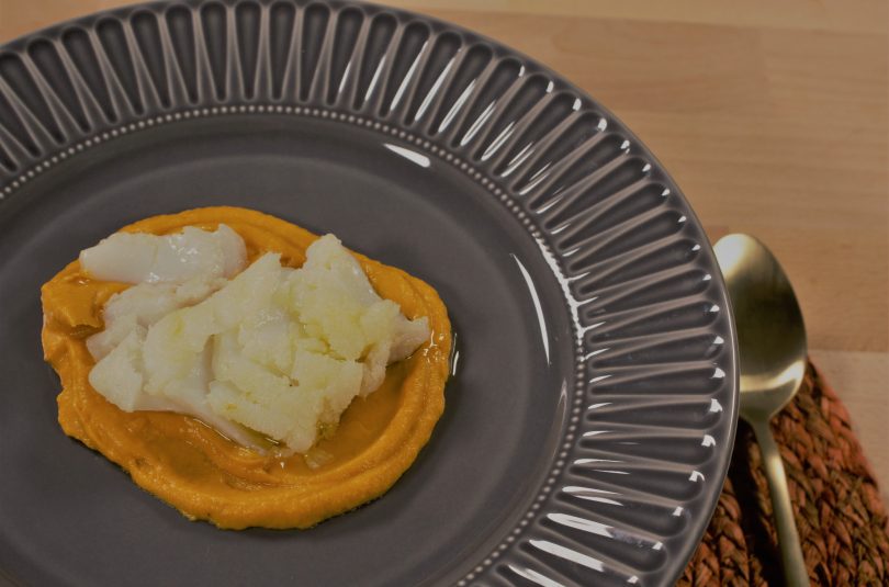 Bacallà confitat amb puré de moniato
